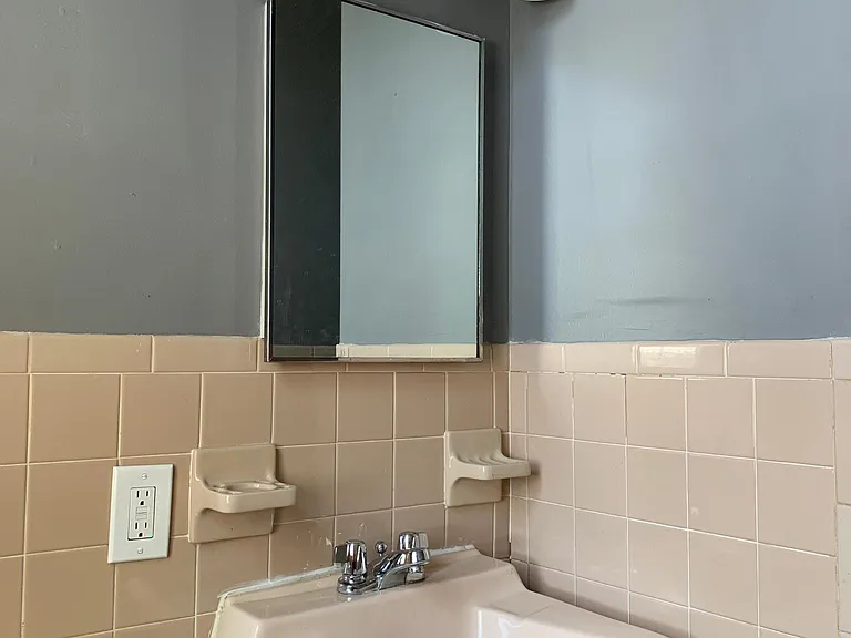 32 Chestnut St #27 — Photo 14