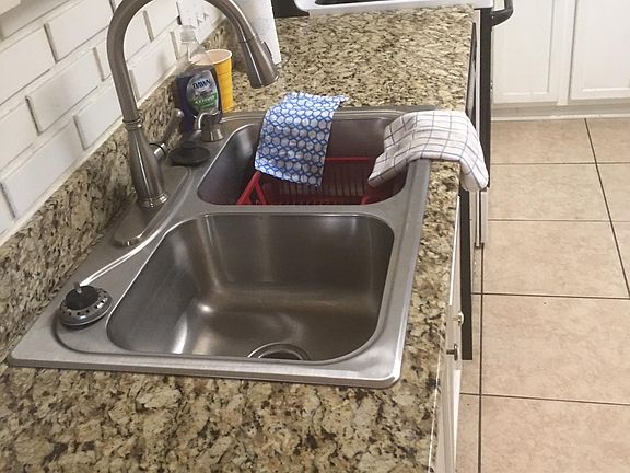 Kitchen - view 1