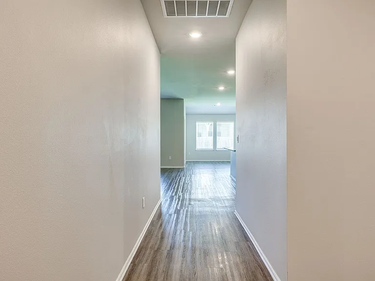 3102 Debbie Ln — Photo 10