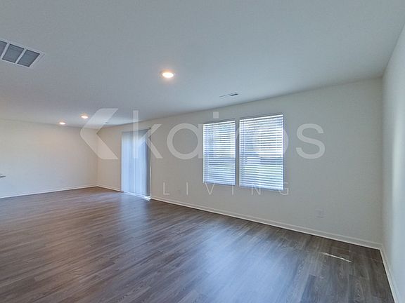 3rd image of 1104 Courtland Ave