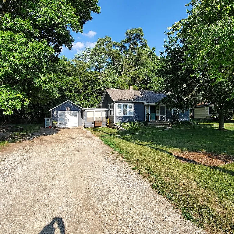 2S729 Williams Rd photo 1