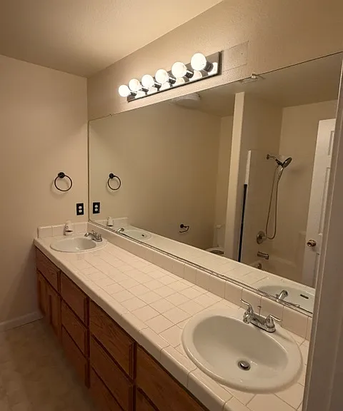 1930 Everett Ct — Photo 18