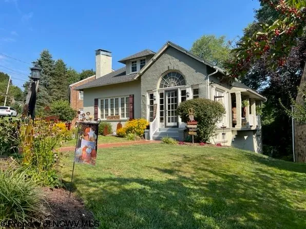 3 Sunset Dr, Fairmont, WV 26554