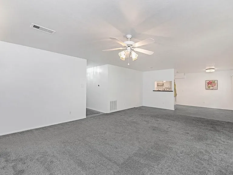 1102 E Rutgers Ln — Photo 14