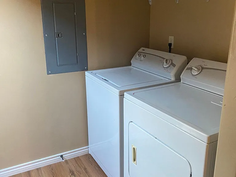 4508 W Brennen St — Photo 8