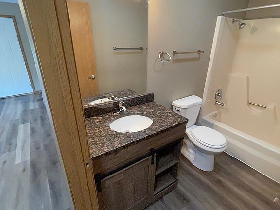 5th image of 1231 N Dakota Ave #9