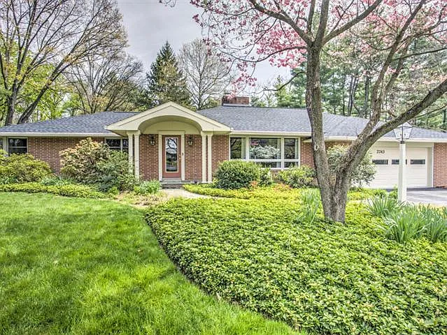2743 Brookfield Rd photo 1