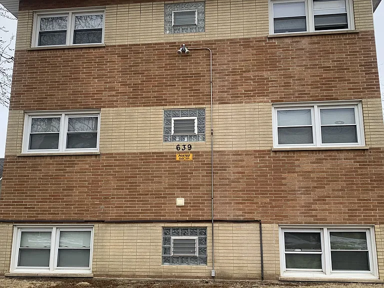 639 N View St — Photo 8