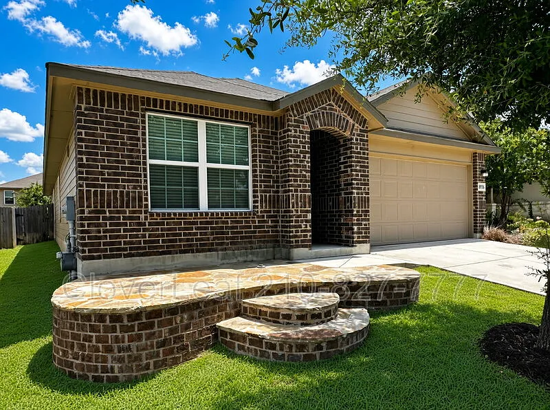 4 bed, 2.0 bath, 1904 sqft, $1,950 — Photo 4