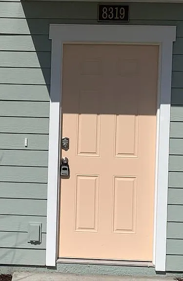 8319 Zenith Cir — Photo 2