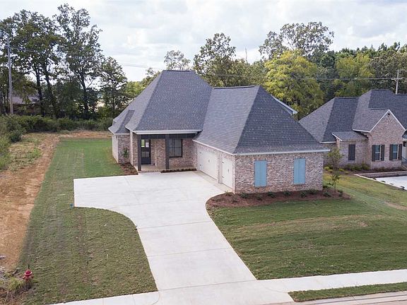 3rd image of 141 Camden Lake Dr