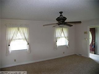 5th image of 300 Cliffwood Dr