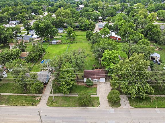 3rd image of 3317 W 9th St N
