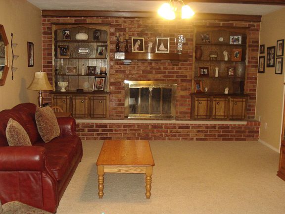 3rd image of 1031 Holly Ct