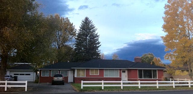1st image of 975 SE 2nd St