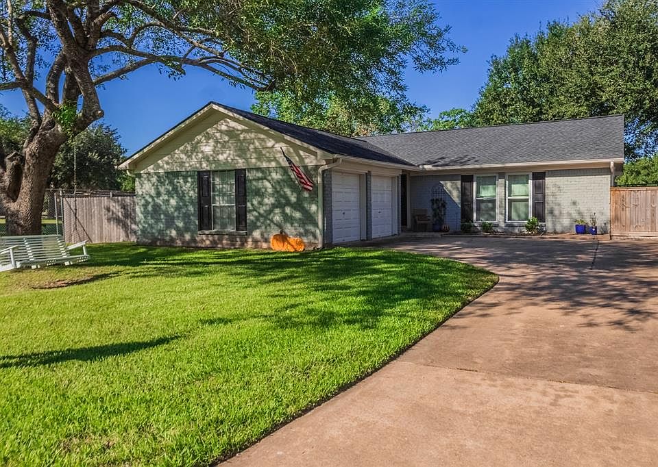 1st image of 1901 Myrna Ln