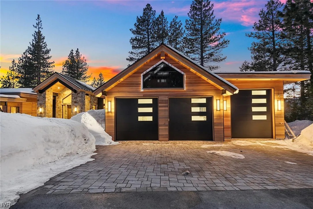 455 Driver Way photo 1