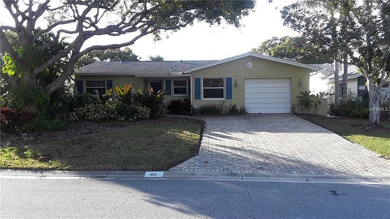 1st image of 611 Linda Ct