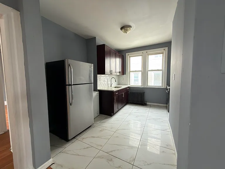 225 Lembeck Ave #2 — Photo 7