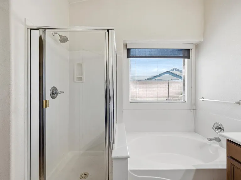 8205 S 45th Ln — Photo 6