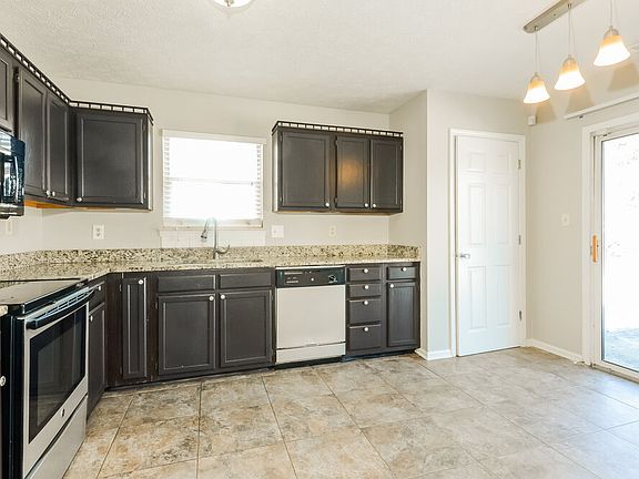 5th image of 7549 Chris Anne Dr
