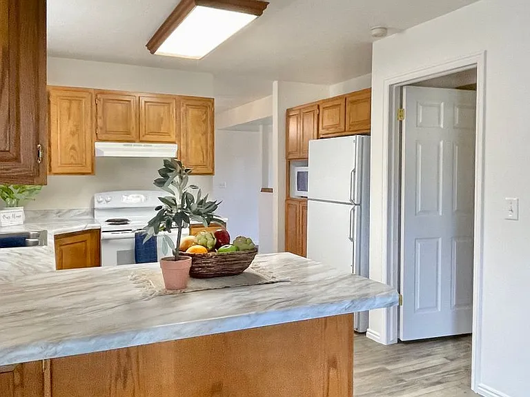 1516 S 4000 W — Photo 11