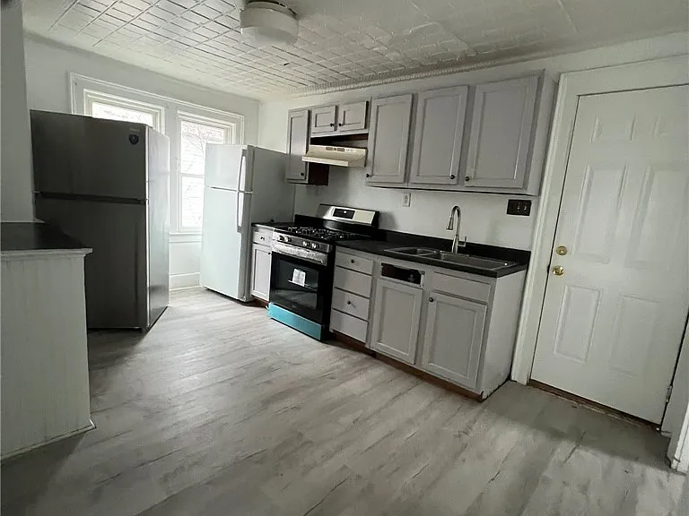 229 Kellogg St — Photo 10