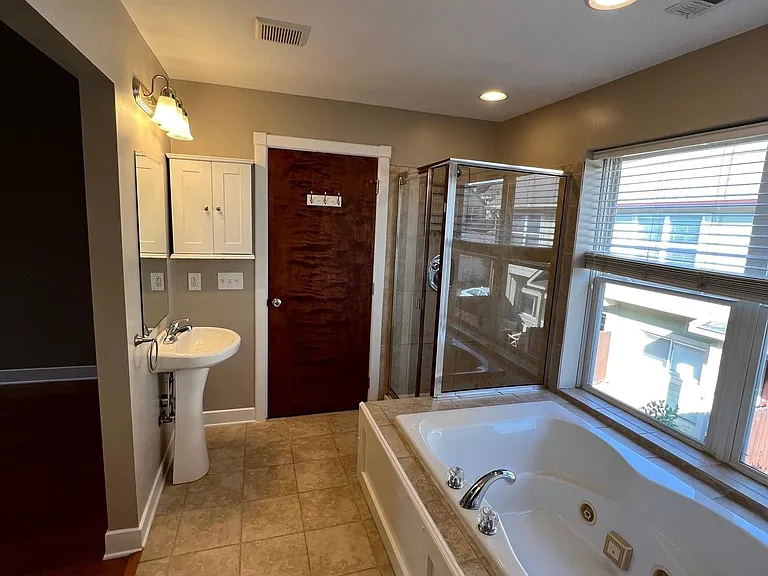 1088 Perry St #C — Photo 11