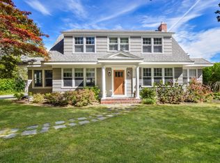 86 Pin Oak Way, Falmouth, MA 02540