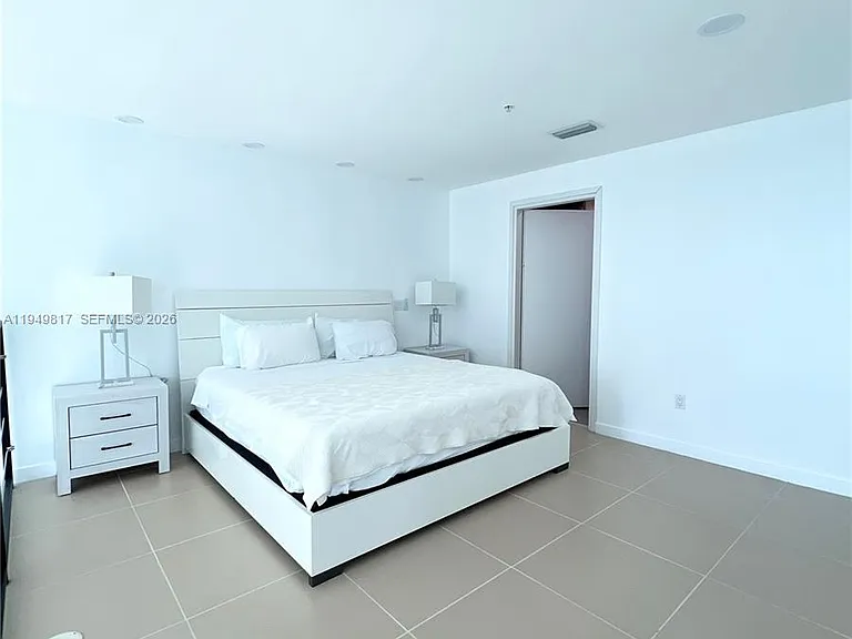 300 S Biscayne Blvd #L-814 — Photo 8