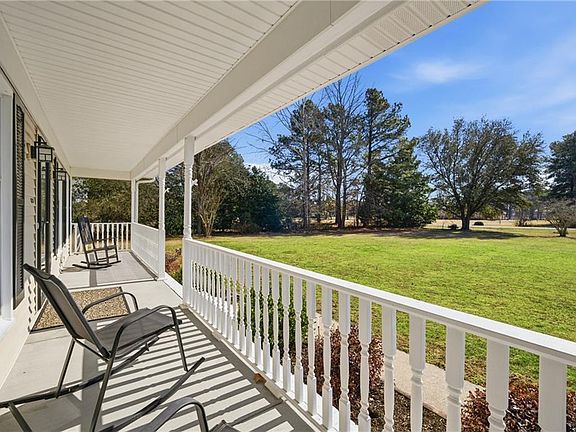 2nd image of 224 Saint Brides Rd E