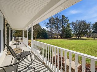 224 Saint Brides Rd E, Chesapeake, VA 23322