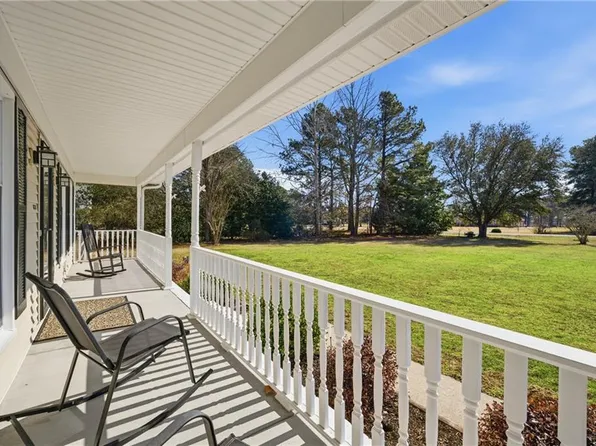 224 Saint Brides Rd E, Chesapeake, VA 23322
