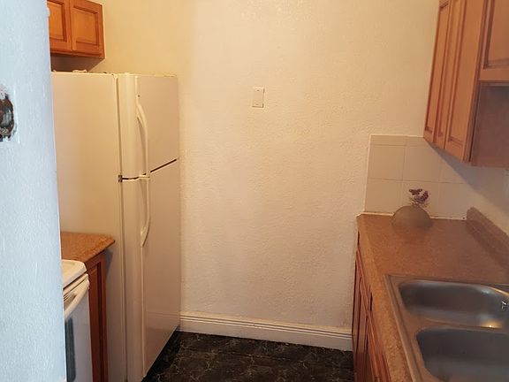 3rd image of 2971 NW 195th St