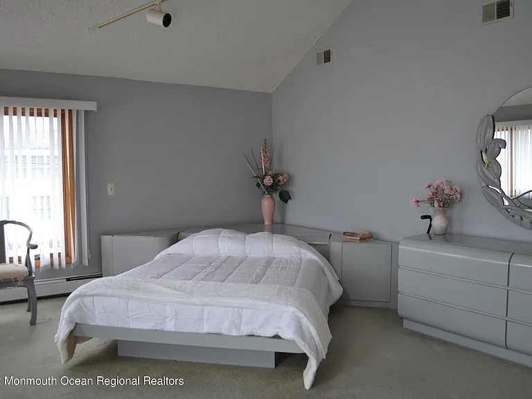 106 Oceanfront — Photo 29