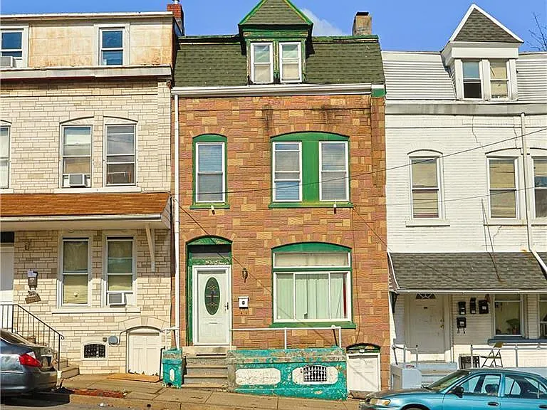 389 W Turner St — Photo 1
