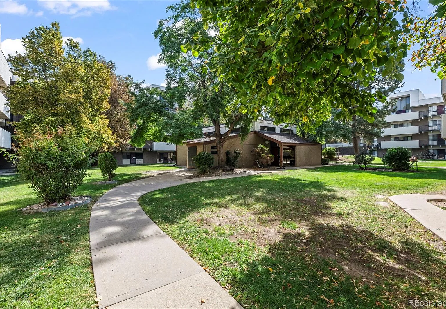 2 bed, 840 sqft, $1,400 — Photo 3
