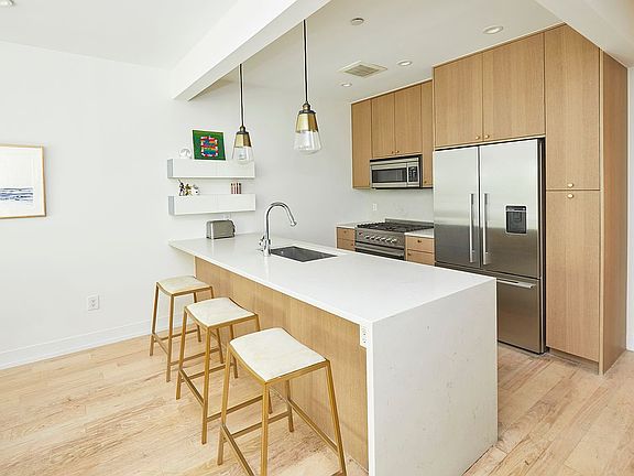 2nd image of 207 Wyckoff St #1