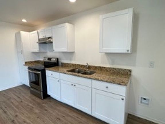 5th image of 1628A Beacon St