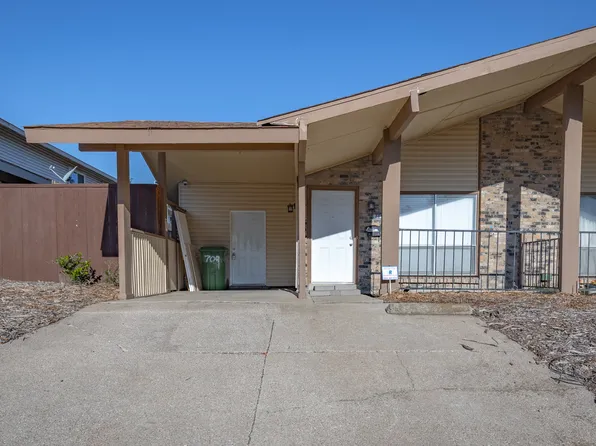 709 Arrowhead Cir, Garland, TX 75043