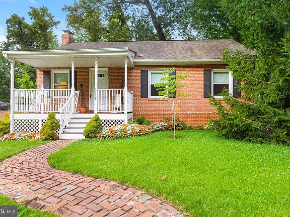 2nd image of 5718 Leaf Ln