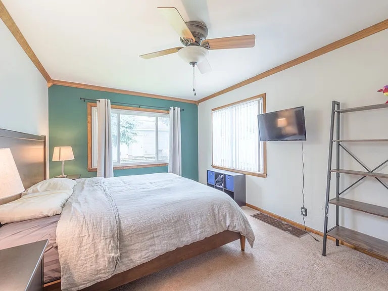 3243 Fillmore St NE — Photo 8