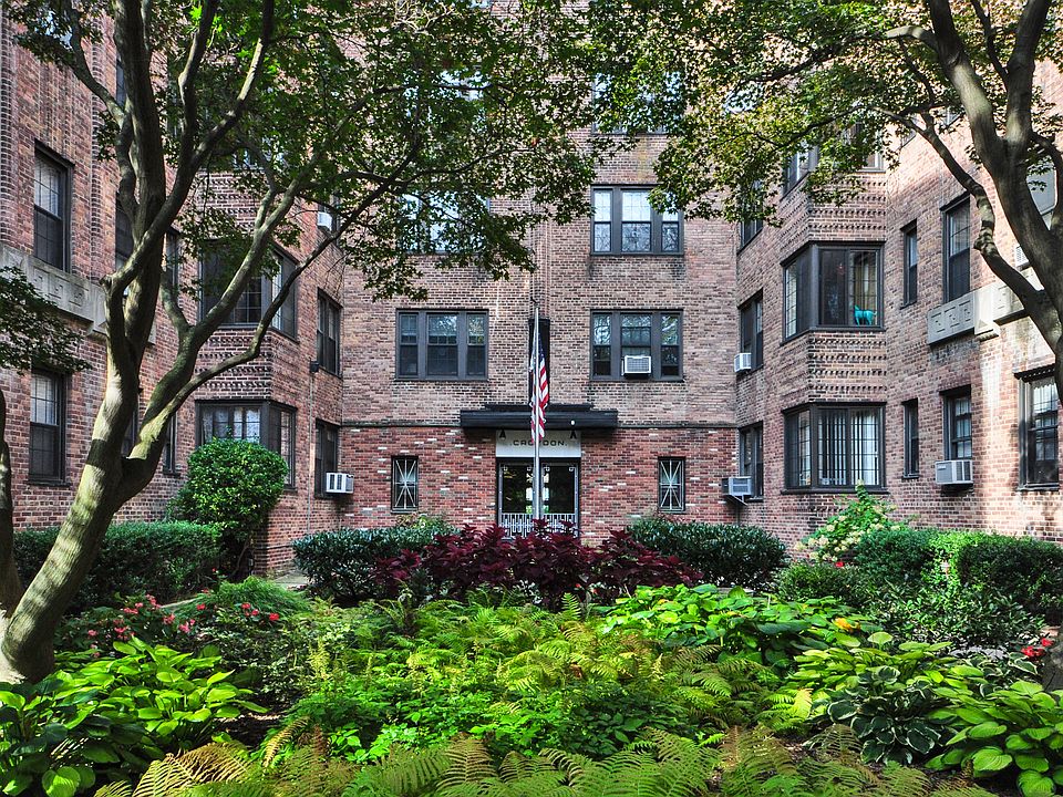 35 Parkview Avenue