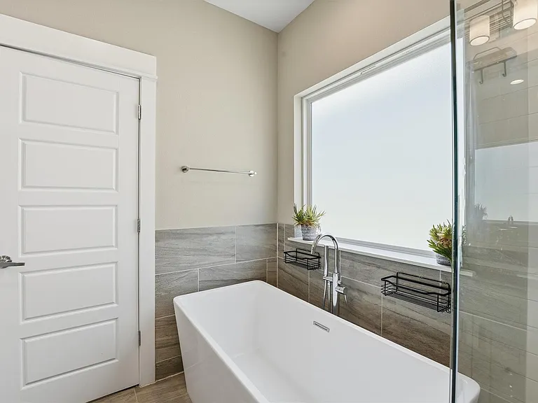 2057 Sherwood Forest St — Photo 22