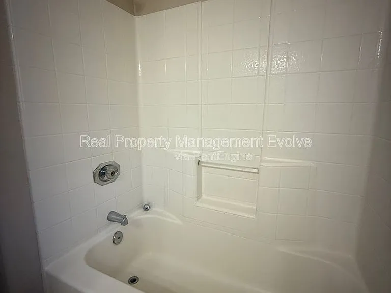 6814 W Louise Dr — Photo 20