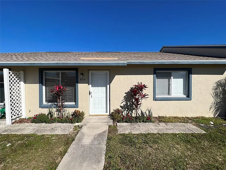 605 Ridge Ter #605 — Photo 1