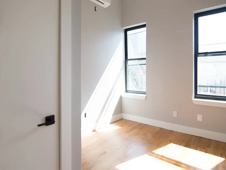 1048 Decatur St #2R — Photo 4