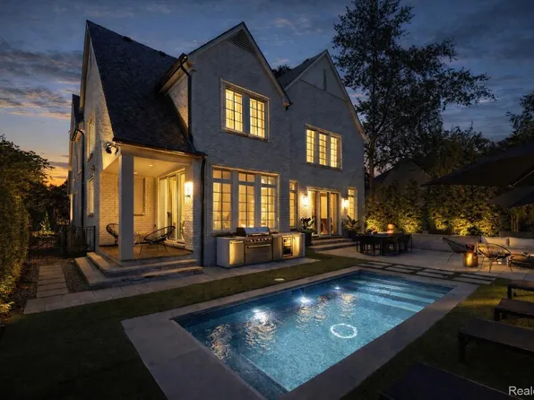 830 Harmon St, Birmingham, MI 48009