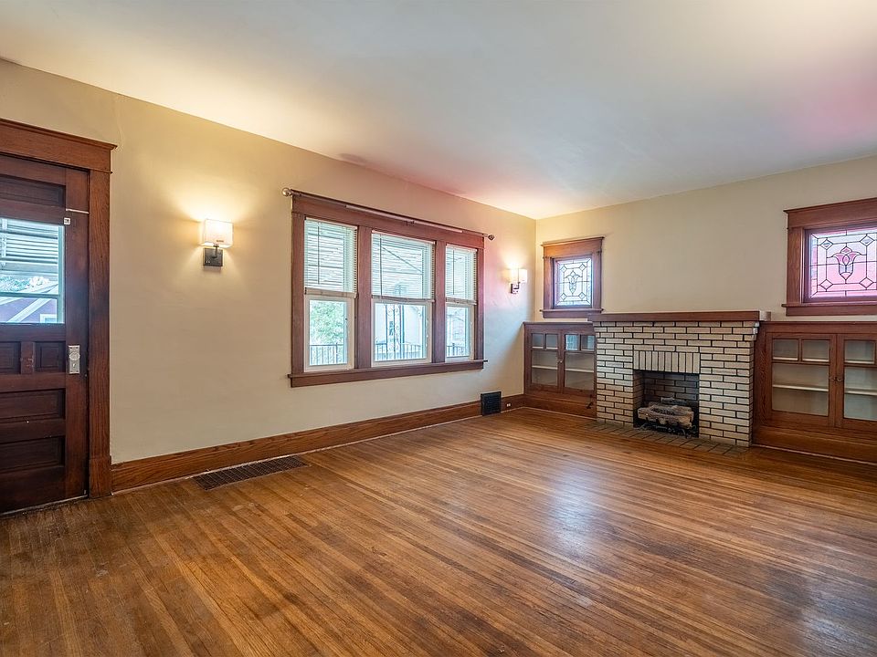 1st image of 234 Blaine Ave