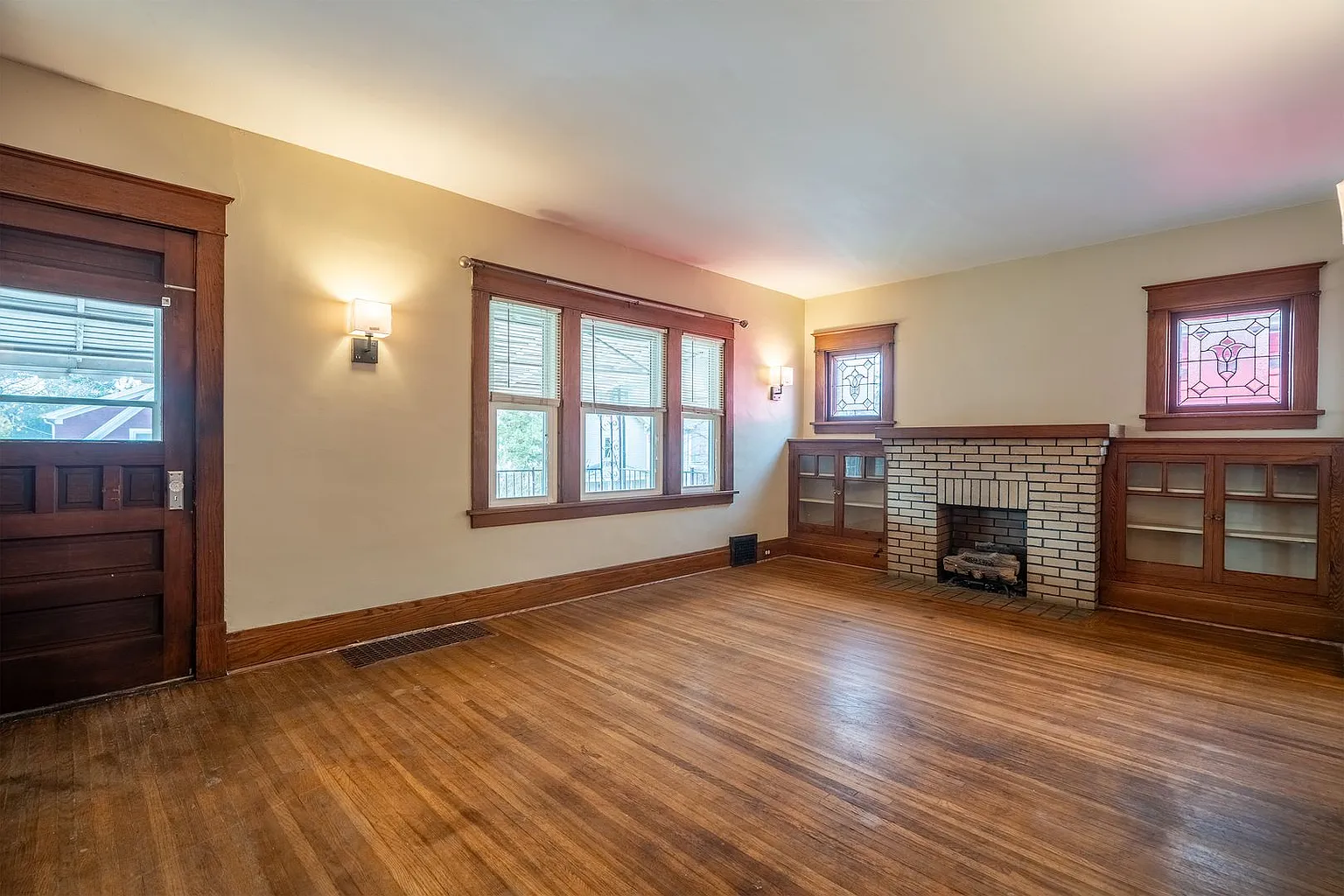 234 Blaine Ave photo 1